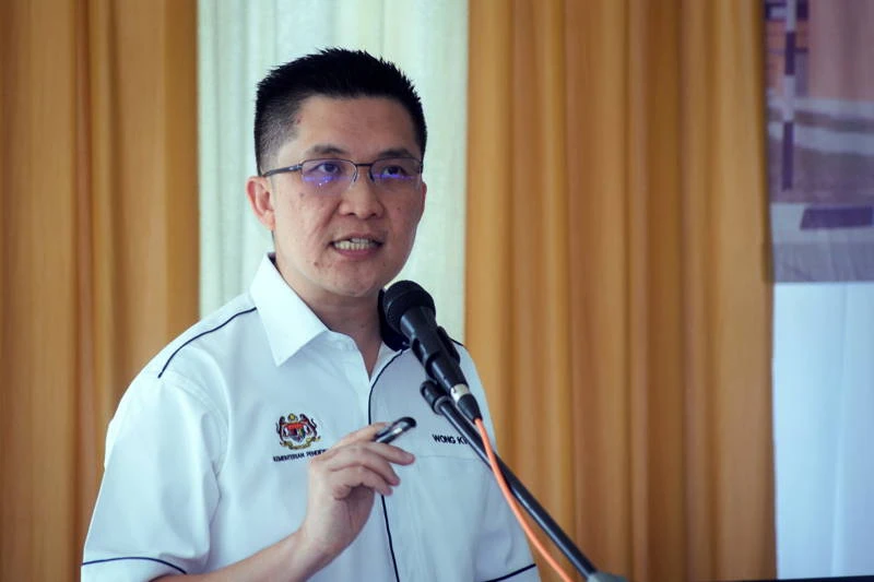 斥在野黨挑起啤酒公司為校籌款課題 黃家和:續配合私企辦活動