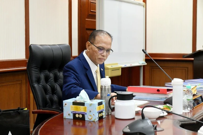 接受外科手術 順利康復 彭州大臣重返工作崗位