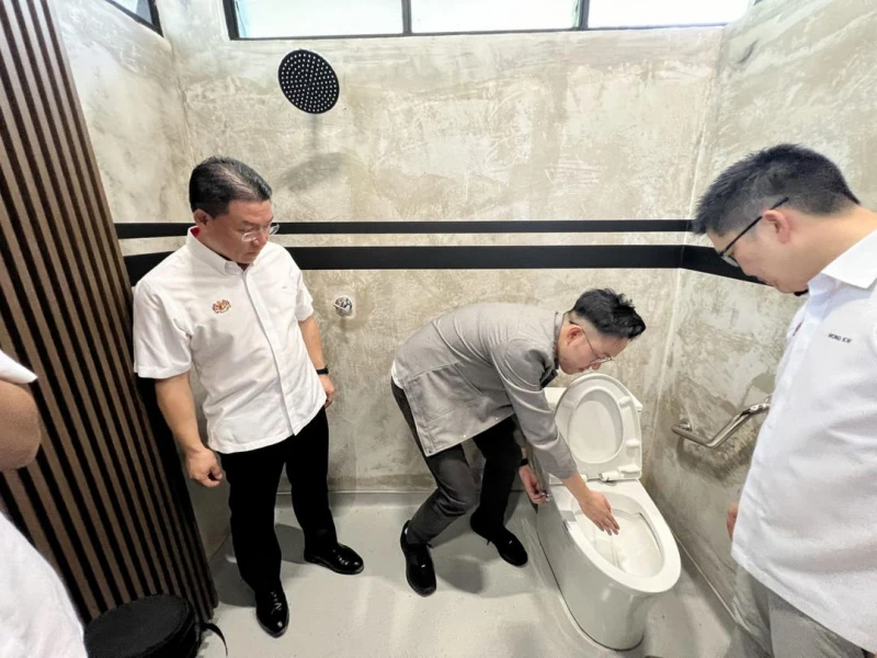 全馬首座BMW特別版公廁竣工 倪可敏:太平最美麗公廁