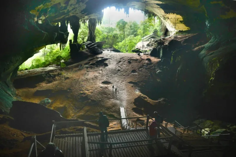 成功申遺聲名遠播 尼亞石洞全球攬客