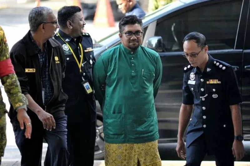 土團黨巴德魯希山延扣2天 助查海軍高官貪污指控